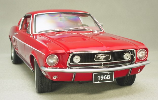 AUTOart 1/18 Ford Mustang 1968 fastback の顔
