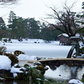 雪の兼六園　徽軫灯籠　虹橋