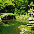 瓢池    海石塔と藤