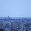 Photos: 高台から　日本海とクルーズ船　　港のキリン