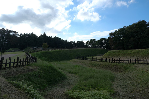 Photos: 鉢形城_08土塁と空堀-8485