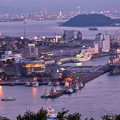 夕暮れの門司港と護衛艦ひゅうが 20180602