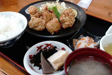 若鶏の唐揚げ定食(道の駅・みかわ【愛媛】)