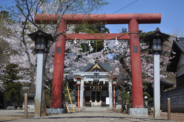 娘に化けた狐の話が伝わる女化神社