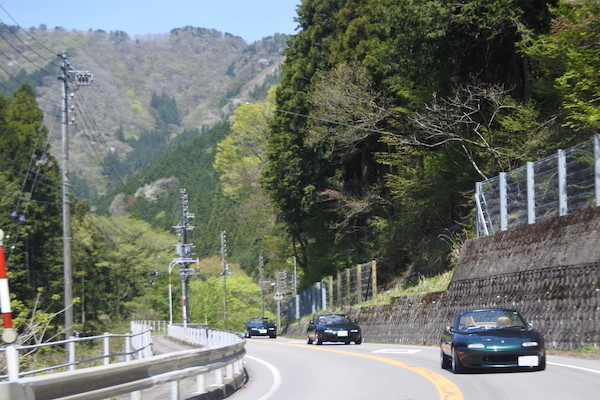 国道472を北上