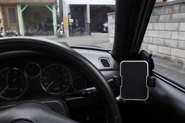 新しいホルダーでの電話機無しの状態