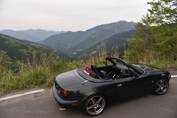 京柱峠とロードスター