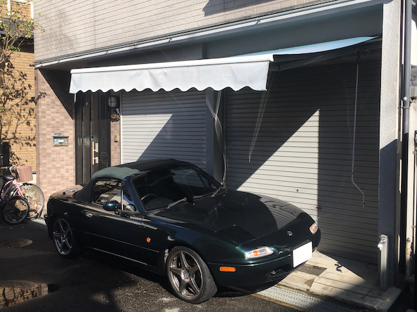 洗車後は一旦写真のようにオーニングテント下に