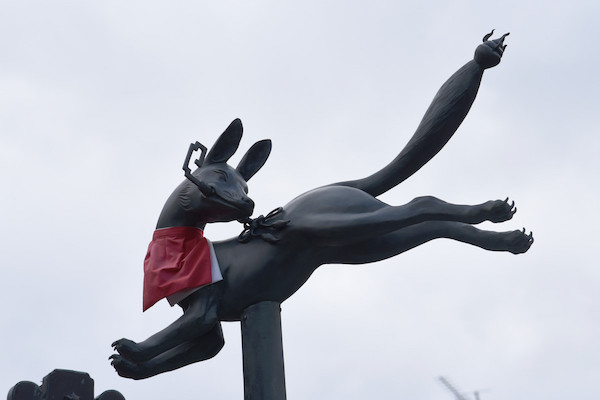 印象的なのは鍵を咥えた狐