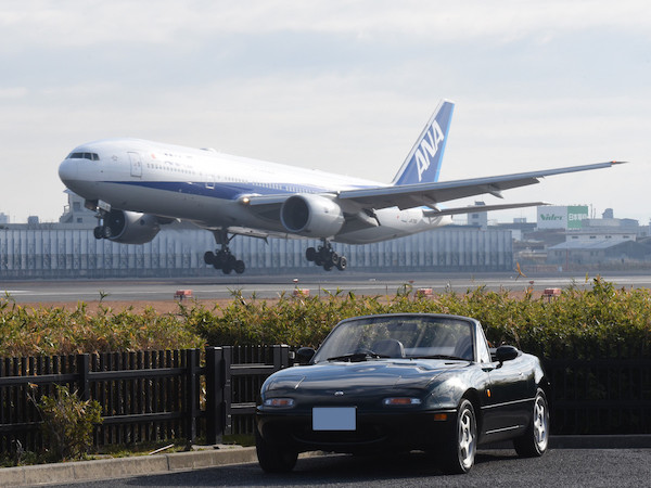 飛行機は飛んでいる姿の方がカッコいい 飛行機は飛んでいる姿の方がカッコいい