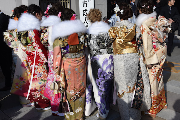 女の子は華やか