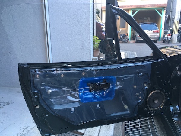 グリスが丸まって、うまく下に落とし込めない