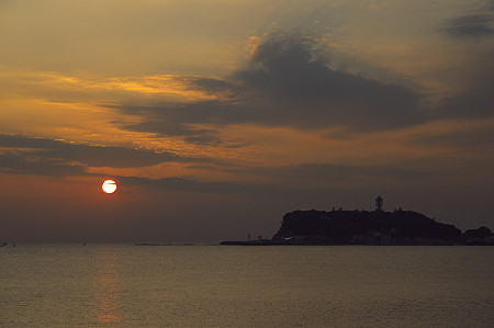 江ノ島に沈む夕日
