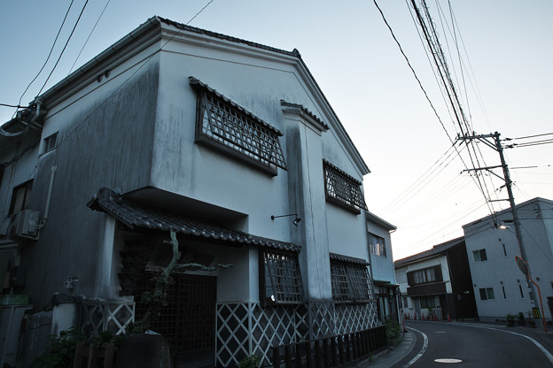 alt