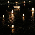 Photos: 川面の灯篭