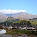 Photos: 秋色の日光連山と東武6050系