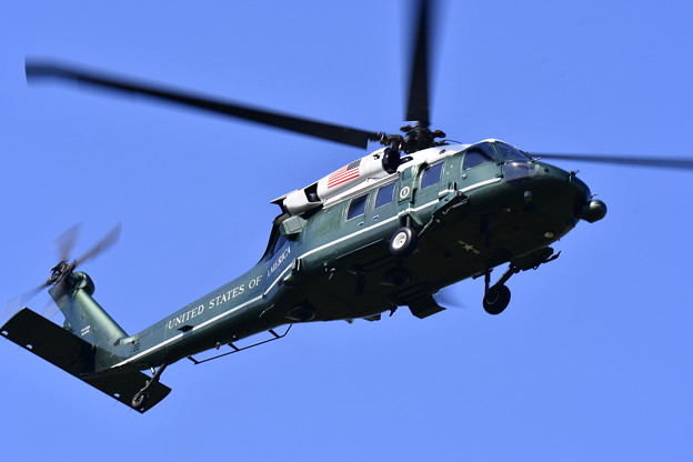 撮って出し。。厚木基地よりトランプ大統領乗せる専用ヘリコプターマリーンワン(4)